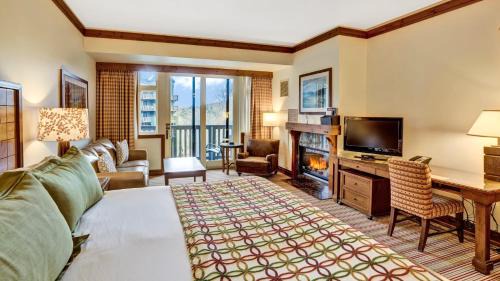 Stowe Area Resort | 347 Lodge At Spruce Peak Ski In Ski In Ski Out King Studio By Stowe Mountain Rentals