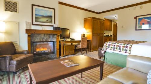 Stowe Area Resort | 347 Lodge At Spruce Peak Ski In Ski In Ski Out King Studio By Stowe Mountain Rentals