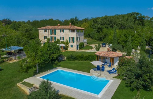 Rakotule Villa | 349 m² Villa ∙ 7 bedrooms ∙ 14 guests