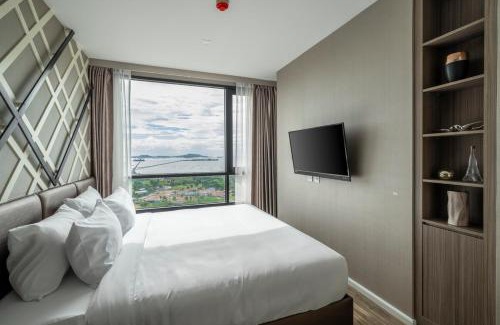 Tha Thaewawong Apartment | 360 Seaview 2BR 22F Sriracha Beach by น้องมังคุด