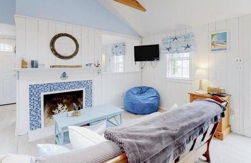 Dennis Port House | 37 Bassett