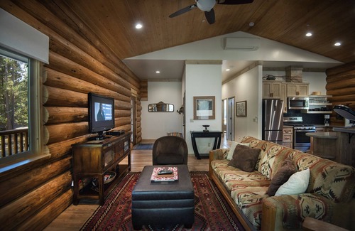 North Wawona Cabin | (38) The Mini Cabin at The Redwoods In Yosemite