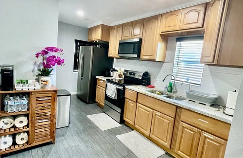 San Diego House | 3bd with TV and AC, 2 air mattress, 2ba, 15-20 minute to everything in San Diego