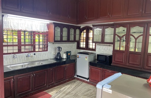 Edapalli House | 3BHK independent villa, 5 minutes to Lulu Mall at Edappally, Kochi, Kerala