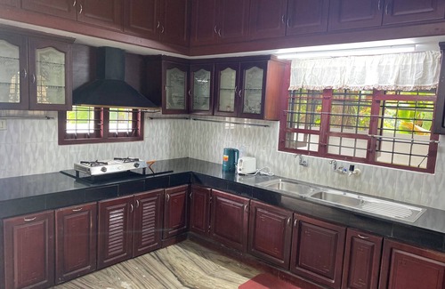 Edapalli House | 3BHK independent villa, 5 minutes to Lulu Mall at Edappally, Kochi, Kerala