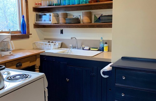 Round Pond Cottage | 3BR, 1 BA Ocean View Long Cove Point Gem!