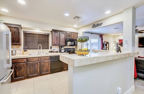 Scottsdale Highlands House | 3BR/2 Bath w/Pool & Hot Tub- Scottsdale Entertainment District