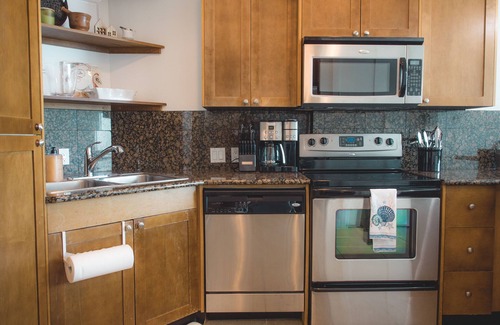 Galveston Condo | 3BR/2BA Beachfront Unit with Amazing Amenities