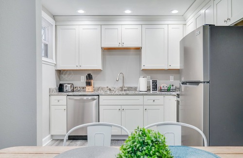 Portsmouth House | 3BR, 6 Beds – Prime Stay Near Rivers Casino!