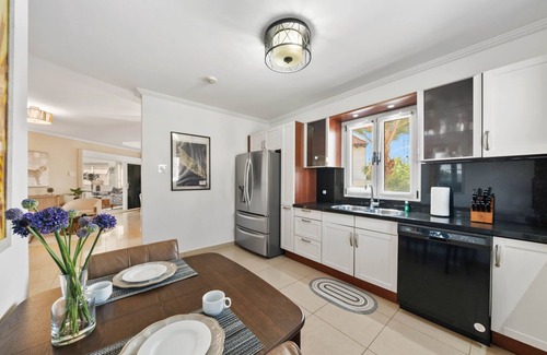 Noord House | 3BR HOME! PRIVATE POOL! GRILL! SHUFFLEBOARD!