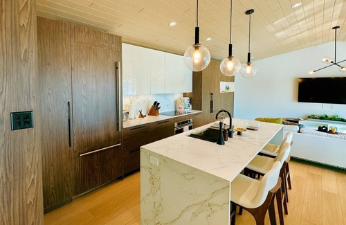 North Kawartha House | 3BR Lakefront Stay | Kayaks, Views & Cozy Spaces