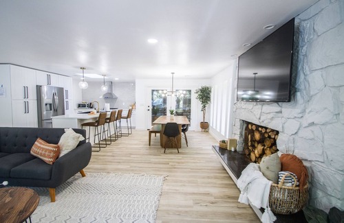 Eugene House | 3BR Renovated pet friendly home in woods near UO campus, Spencers butte & Trails