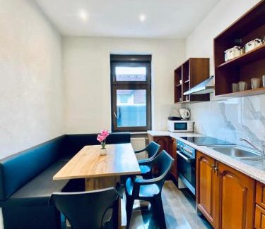 Grinzing Apartment | 3BR Shared Apt, Ideal up to 6P, 15-Min to Stammersdorf