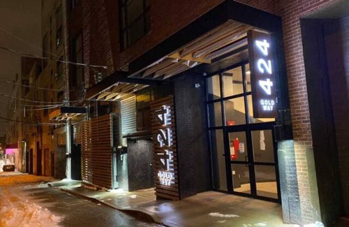 North Oakland Apartment | 3E-Spacious close to PITT/CMU/Carlow, Sleeps 4