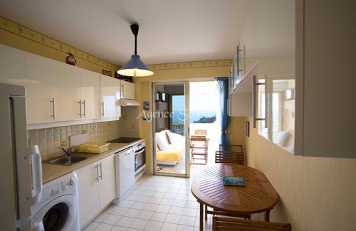 Mandelieu-la-Napoule Beach Apartment | 3p29 Bel Appartement 3 Pièces vue mer