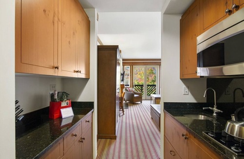 Stowe Area Apartment | 3rd Floor Studio @ The Lodge at Spruce Peak