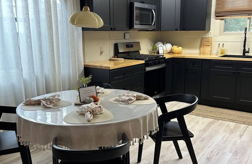 Middlesboro House | 4.6 miles from LMU. Cozy 2-bedroom Lustron home located in Middlesboro, Ky,