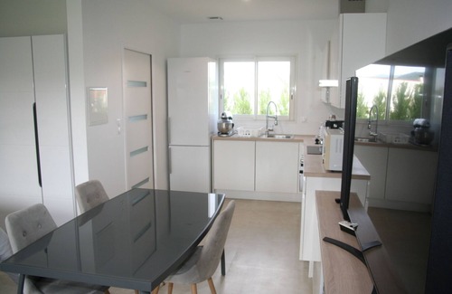 Los Masos Apartment | 4* air-conditioned gîte with direct view of Canigou, VTC and cab on site, EV charger