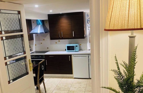 Cut Bush House | 4-Bed House in Kildare, Sleeps 8 with Parking