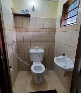 Galu Villa | 4 Bed Villa - Sleeps 8 - Pool - Garden - Parking