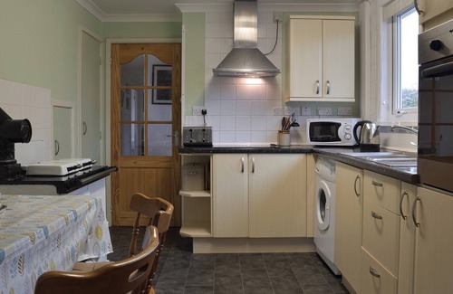 Tan-y-groes Cottage | 4 bedroom accommodation in Near Llangrannog