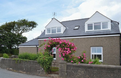 Garn Fadryn Cottage | 4 bedroom accommodation in Llangwnadl, near Pwllheli
