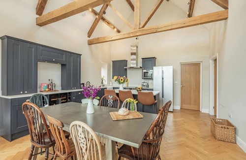 Muchelney Cottage | 4 bedroom accommodation in Middlezoy, near Bridgwater