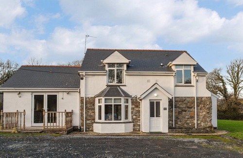 Kidwelly Cottage | 4 bedroom accommodation in Kidwelly