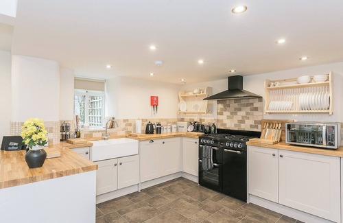 Litton Cottage | 4 bedroom accommodation in Wardlow, near Buxton