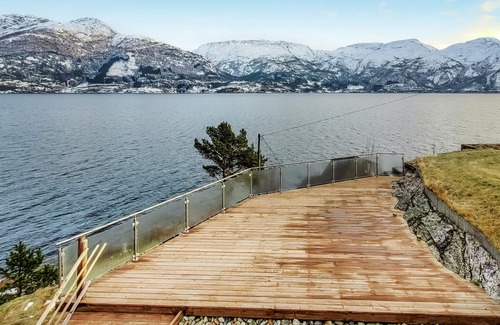 Hardangerfjord House | 4 bedroom awesome home in Tørvikbygd