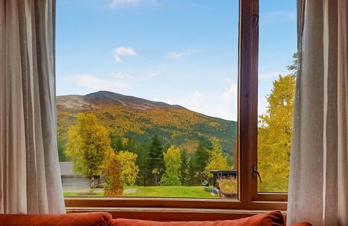 Heidal House | 4 bedroom awesome home in Heidal