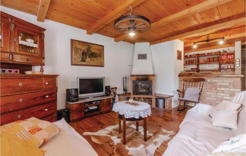 Breze House | 4 Bedroom Awesome Home In Breze