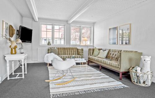 Samsø House | 4 Bedroom Cozy Home In Samsø