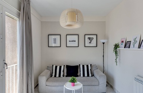 Sants Apartment | 4 Bedroom High-Rise Fira Montjuic Plaza Espanya Apartment. Amazing views!