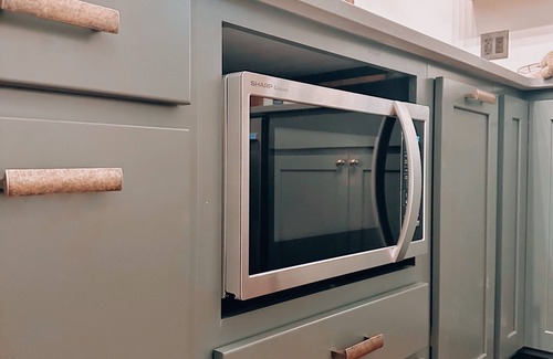 Xenia House | 4-bedroom house in historic downtown Xenia w/WiFi, AC. Book your stay now!