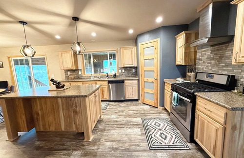 Sundance House | 4-bedroom house in enchanting Devils Tower with Hottub and Swim Spa