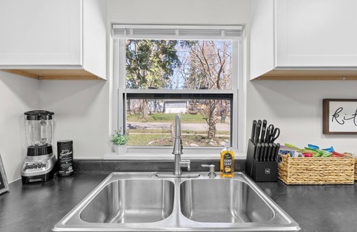 Lansing House | 4-bedroom house in wonderful Lansing with AC, WiFi