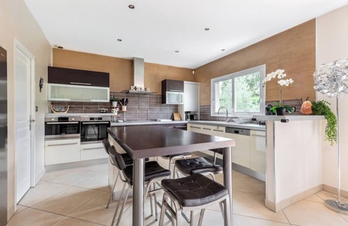 Gradignan House | 4-bedroom house with pool