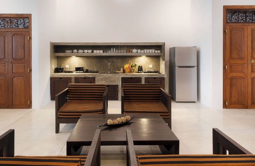 Hikkaduwa Villa | 4-bedroom river front villa in beautiful Ambalangoda with pool