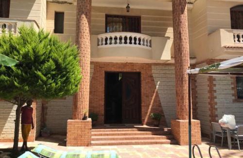 Al-'Amriyah Villa | 4 Bedroom superior family villa with private pool, 5 min from beach Abu Talat