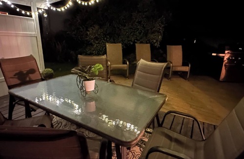 Moatsville House | 4 bedroom Waterfront Mountain River Home in Arden, West Virginia. Sleeps 10.