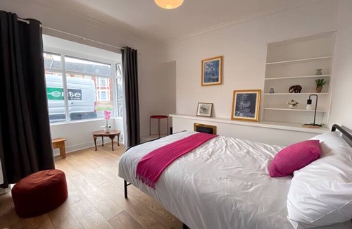 Bridgend House | 4-Bedrooms - Perfect for those working in Bridgend