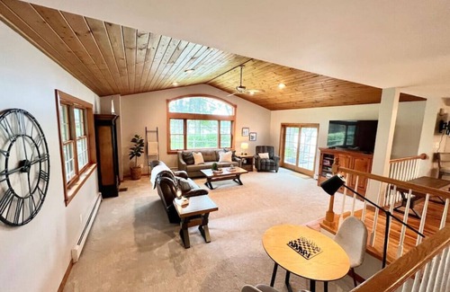 Tully House | 4 BR/2.5 BA Lake House | Pets OK | Fire Pit | Dock