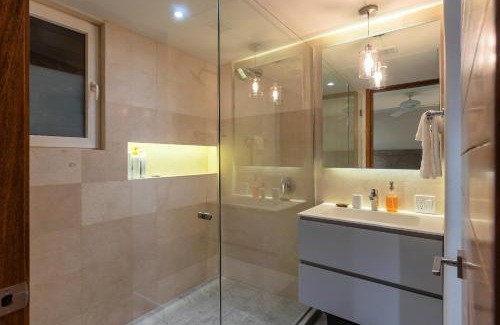 South Shore Hotel Area Apartment | 4 BR Casa Indah is a Gorgeous New 3400 SF Condo