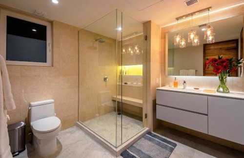 South Shore Hotel Area Apartment | 4 BR Casa Indah is a Gorgeous New 3400 SF Condo