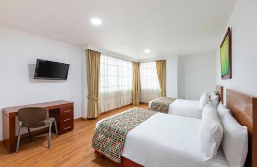 Calle 100 Hotel | 4 Elegant Units! FREE Parking, City Views, Minutes to Parque de la 93