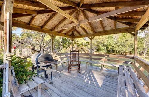 Wilmington House | 4 Mi to Beach Wilmington Home with Gazebo Deck!