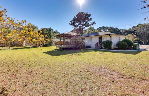 Wilmington House | 4 Mi to Beach Wilmington Home with Gazebo Deck!