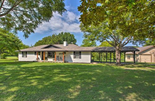 McKinney House | 4 Mi to Dtwn McKinney Home with Game Room and Patio