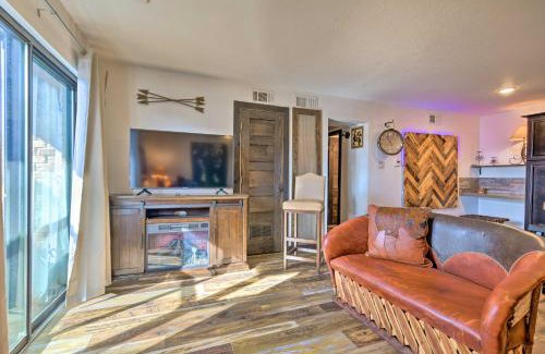 Fort Worth Apartment | 4 Mi to Dtwn Rustic Fort Worth Apt